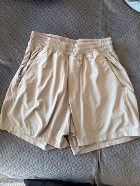 Lululemon Light Tan/Gray Men's Elastic-Waist Active Shorts